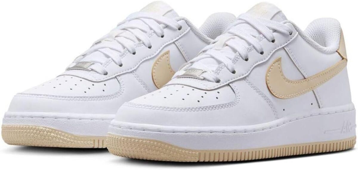 [ナイキ]エア フォース 1 GSnike J AIR FORCE 1 GS【品番】FV5948-118【カラー】ホワイト/ライトカーキ【状態】正規品、新品、未使用、箱付。 ※箱にはキズや汚れ、破れ等