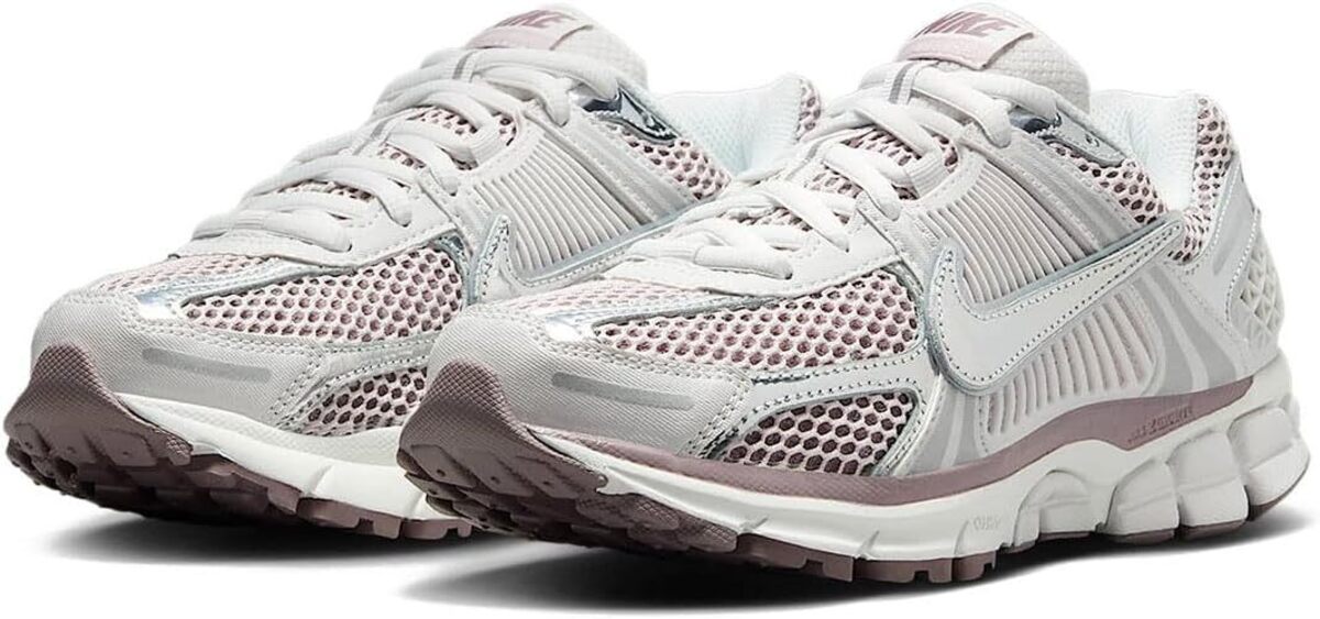 [ナイキ] ズーム ボメロ 5 [W Zoom Vomero 5] バストグレー/プラチナムバイオレット/トープグレー/メタリッ