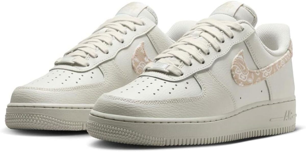 [ナイキ]エア フォース 1 '07nike W AIR FORCE 1 '07【品番】IH2051-072【カラー】ライトボーン/ライトボーン/ライトボーン/グレイン【状態】正規