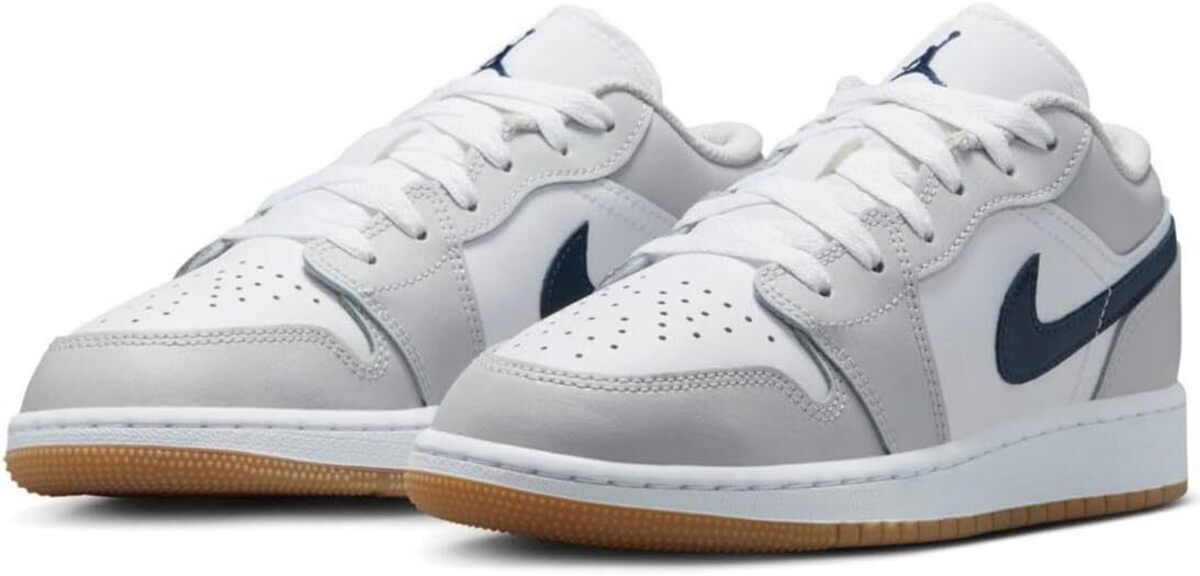 [ナイキ] エア ジョーダン 1 ロー GS [J AIR JORDAN 1 LOW GS] ホワイト/グレー/ミッドナイトネイ