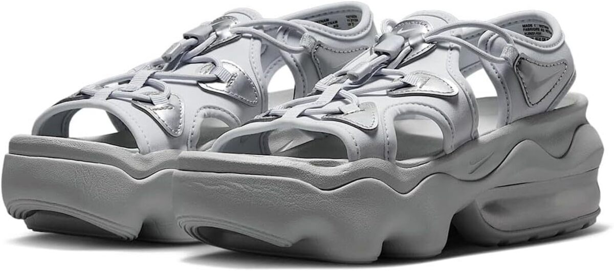 [ナイキ] エア マックス ココ サンダル SE [W AIR MAX KOKO SANDAL SE] ピュアプラチナム/メタリ