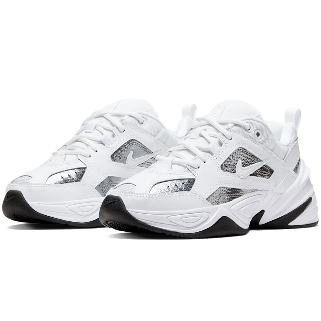 [ナイキ] M2K テクノ エッセンシャル [W M2K TEKNO ESS] ホワイト/メタリックシルバー/ブラック/ホワイト