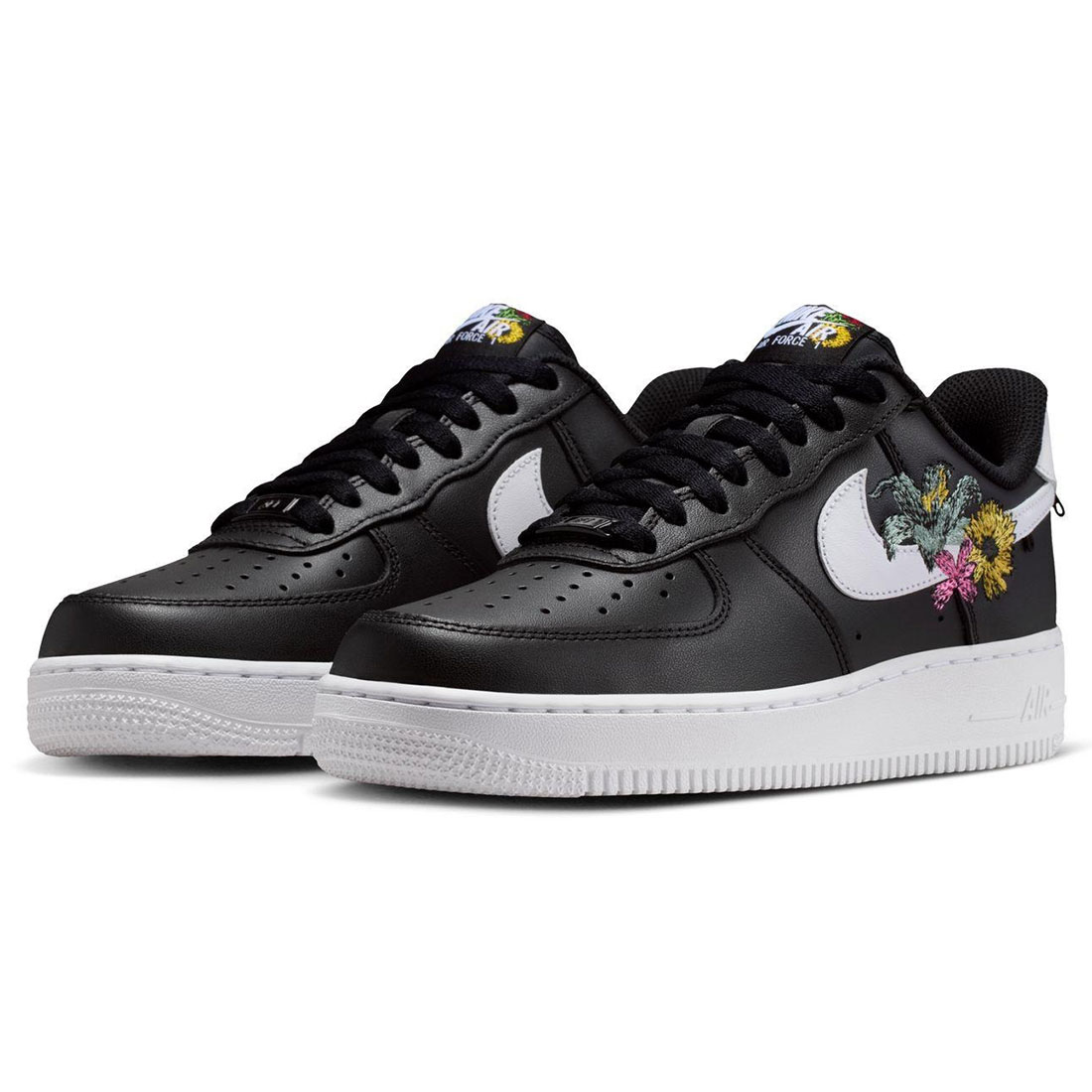 [ナイキ] エア フォース 1 '07 プレミアム [W AIR FORCE 1 '07 PREMIUM] ブラック/メタリック